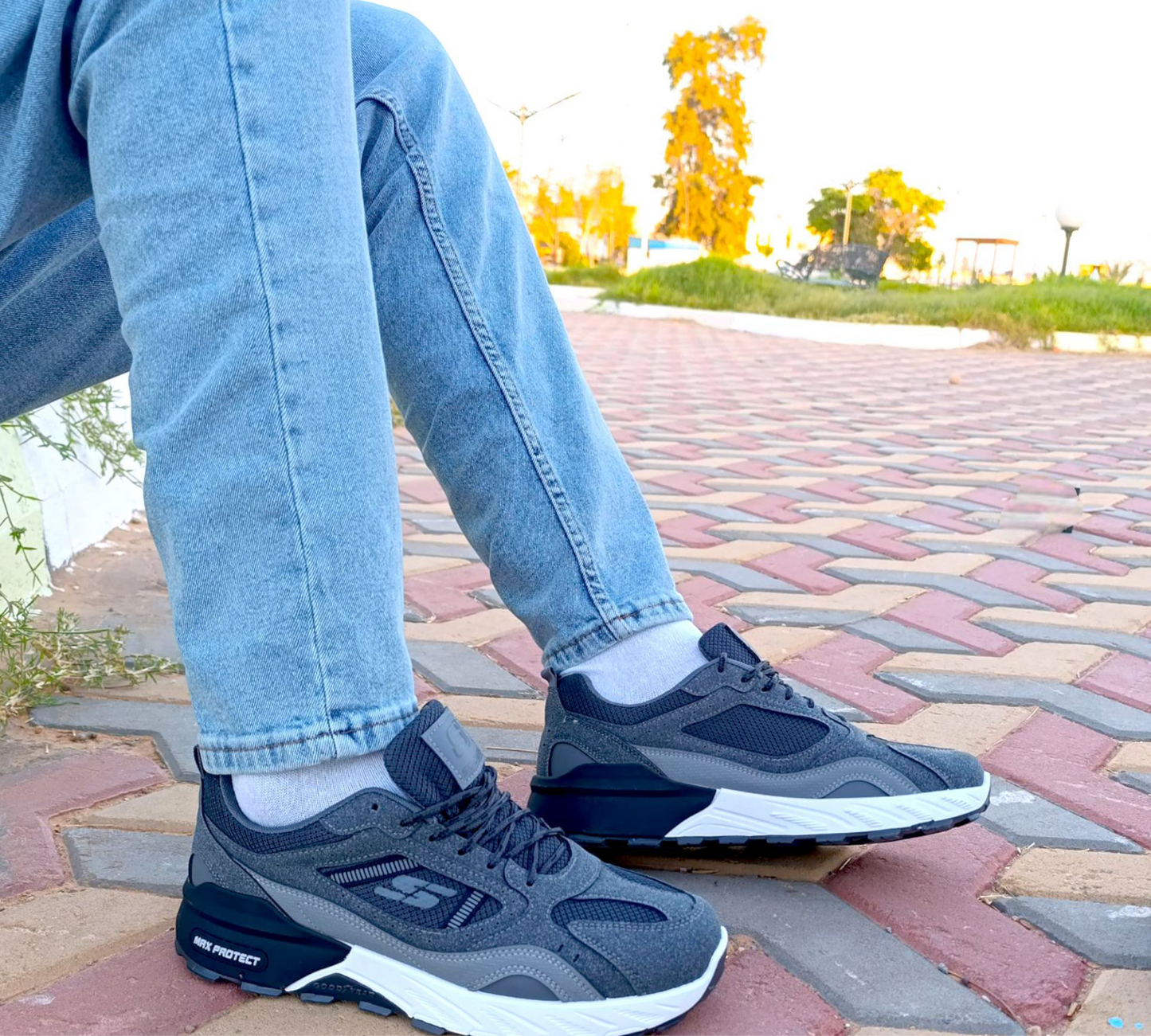 Skechers Max Protect