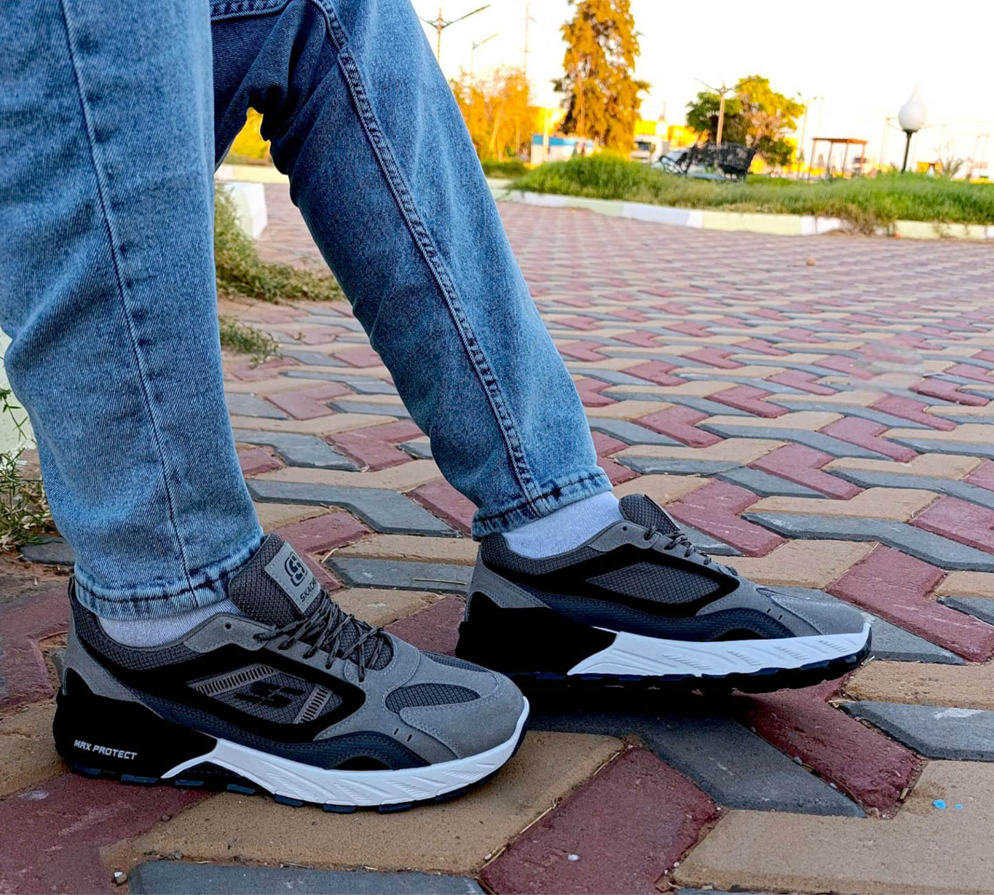 Skechers Max Protect