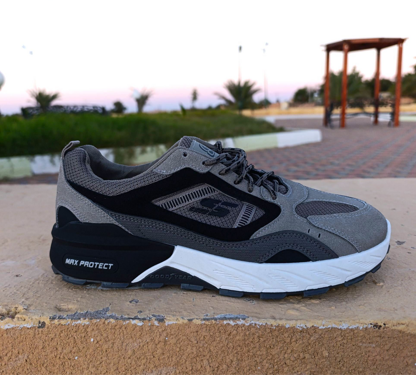 Skechers Max Protect